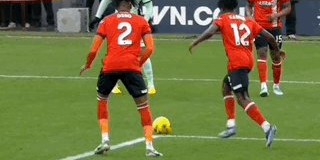 开云体育APP下载-【英超】帕尔默2球1助，卢顿连追2球！切尔西3比2险胜