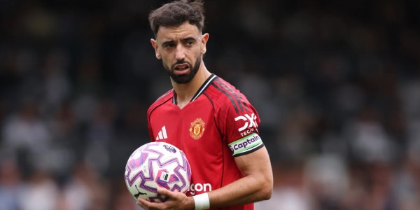 英媒：B费夏季拒绝三家沙特球队招揽，并婉拒C罗亲自邀请