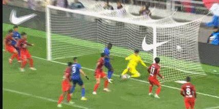 【超级杯】马莱莱捡漏茹萨染红 申花1比0海港捧杯