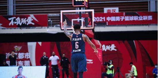 开云-末节接管比赛将冷门扼杀 马尚归来广东即刻止颓