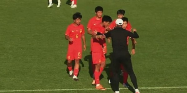 开云-足坛一夜动态：曼联2-1欧冠在望！U15国足2-0意大利 魔笛手术